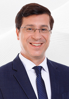 Dr. Lukács László György fényképe