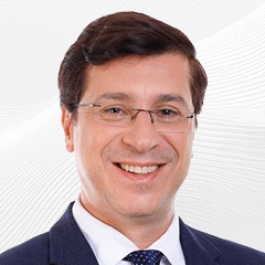 Dr. Lukács László György fényképe